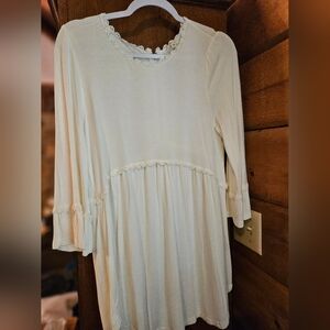 POL Cream Tunic Top with Lace Trim Size Medium